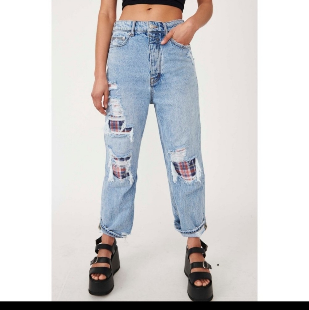 We the Free X Free People The 90's Distressed High Waist Boyfriend Size 27